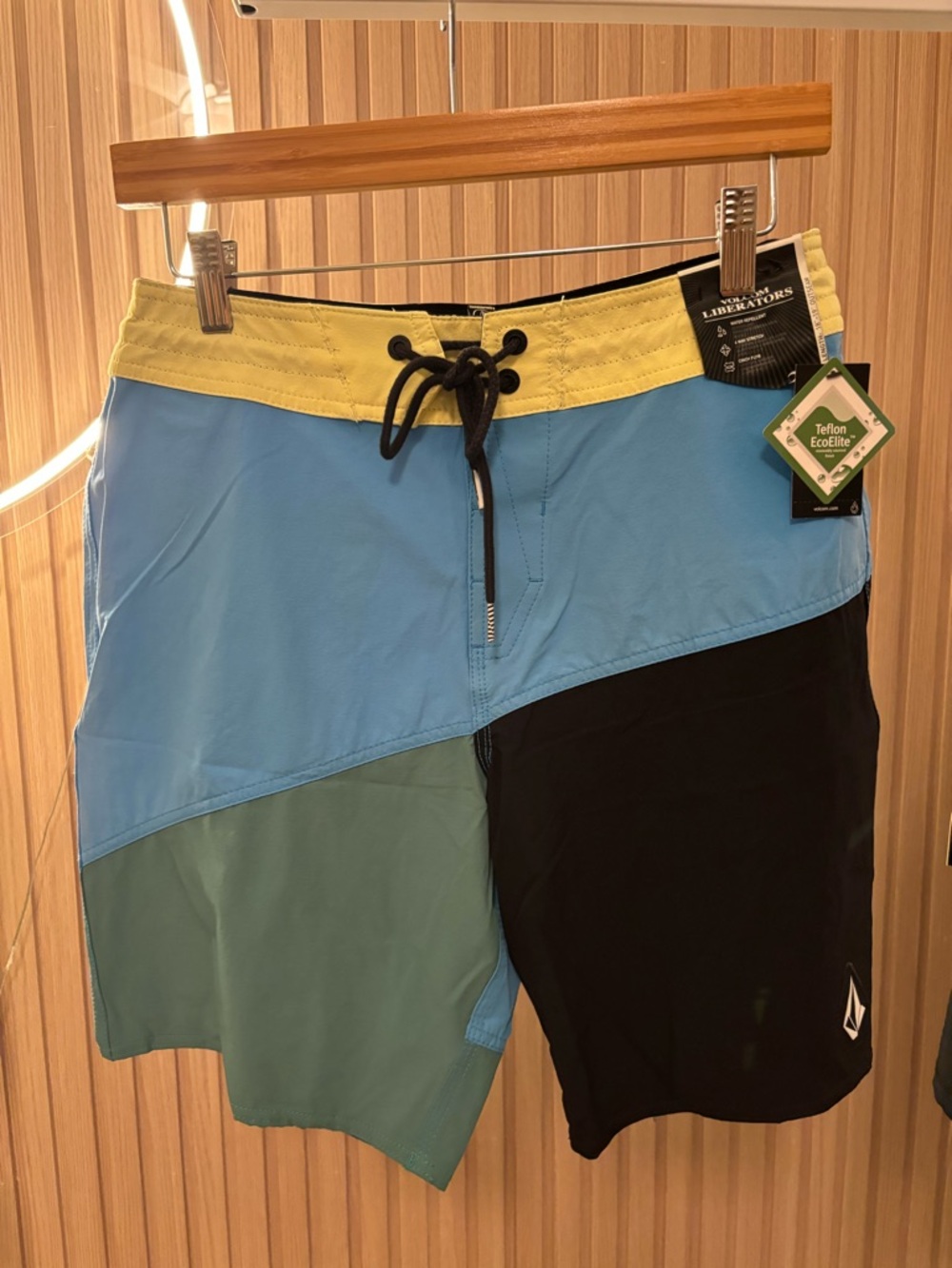 Volcom Men’s Colorblock Swim Shorts Halved Liberators 19